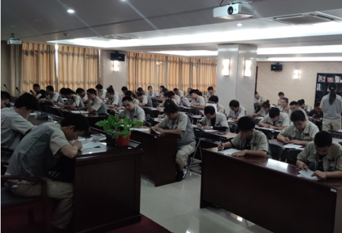 素质就业，，，，，，，手艺立业